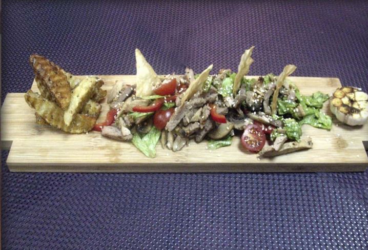 Мясо на доске «Буржуй»