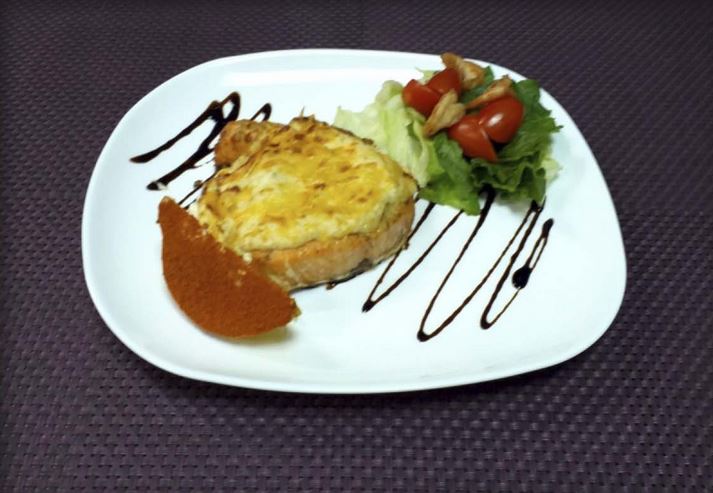 Рыбка в креветочном соусе