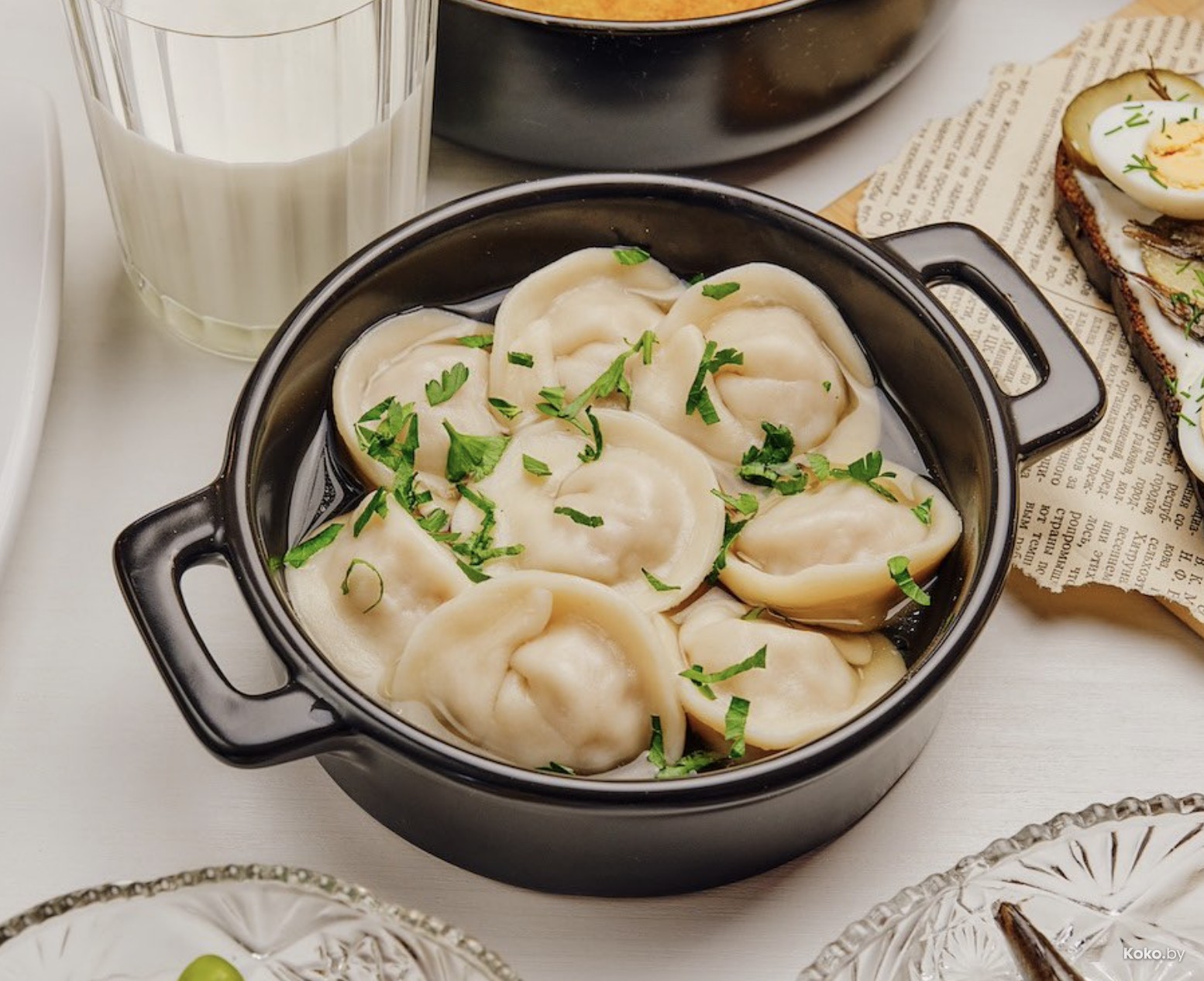 Фирменные пельмешки в горшочке